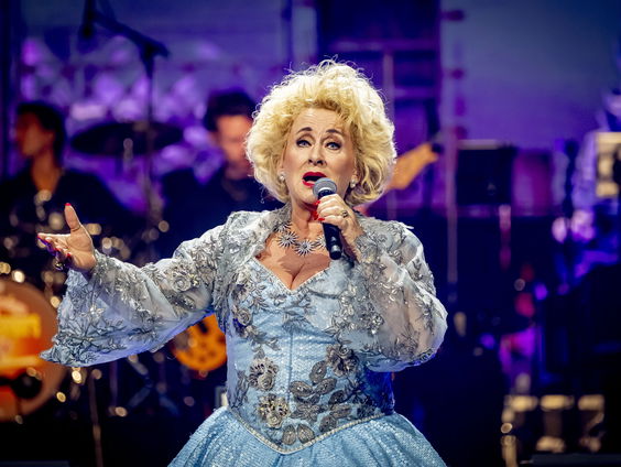 Karin Bloemen veel tranen gelaten door dít nummer van Joni Mitchell