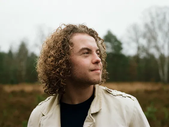 Boaz over TopSong Catch A Rainbow: "Zoek de regenbogen in het leven"