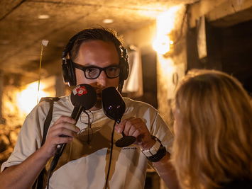 Gijs doet wijnproeverij bij wijnboeren Daan & Elvire van Dijkman