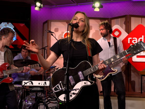 The Indien met Stay & Sleep When I'm With You live in Muziekcafé