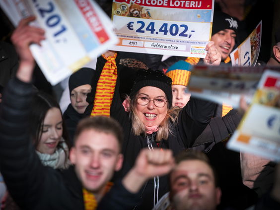 Wat kopen Loterij-winnaars van hun prijs? Winnaars-begeleider Roel Eleveld doet een boekje open!