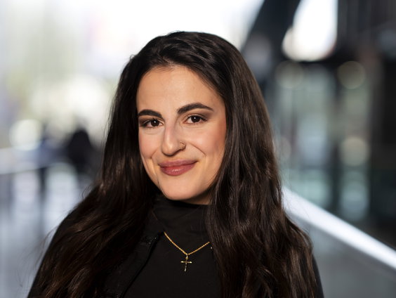 Tannaz Hajeby droomt van deelname aan The Masked Singer: "Lijkt me leuk!"