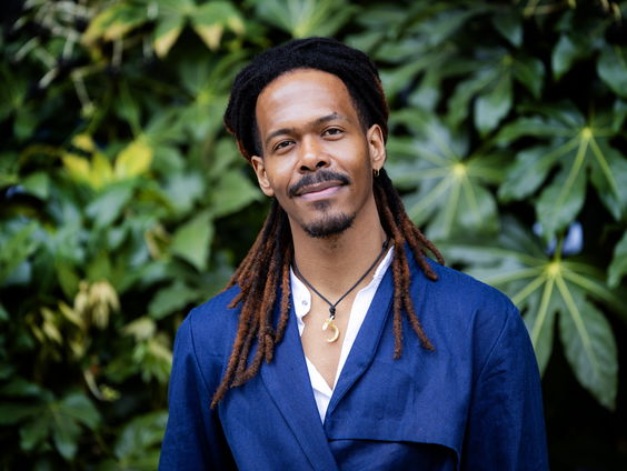 Jeangu Macrooy is ongeremd zichzelf