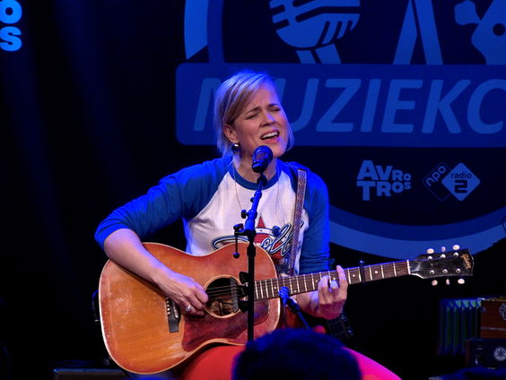 Ilse DeLange - Stranger I Once Knew | live in Muziekcafé
