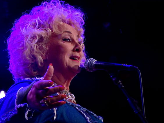 Karin Bloemen - Met Heel Mijn Hart | live in Muziekcafé