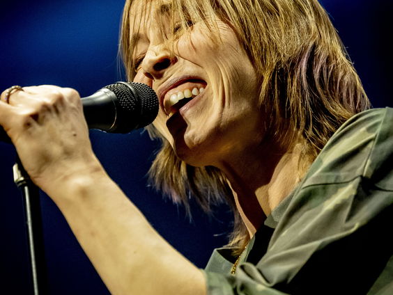 Anouk bespreekt nieuwe album en de emotionele lading van 'Vicky Lynn'