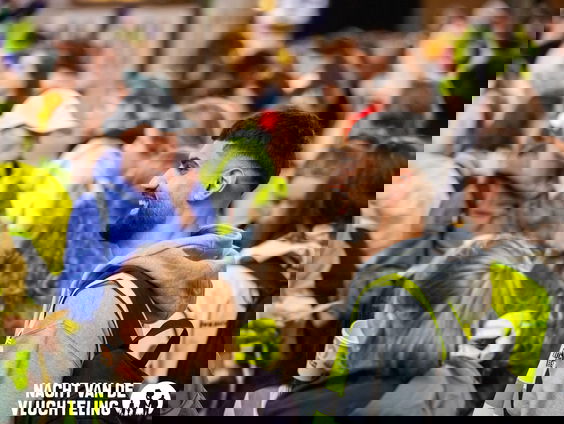 Door ouders geïnspireerd: Ari (29) trotseert 40 km in Nacht van de Vluchteling