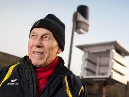 De 89-jarige Johan Effing is de oudste weeramateur van Twente