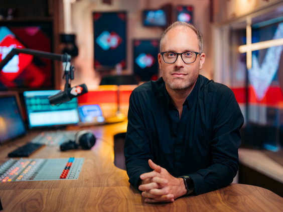 Féline werd geboren tijdens #836 en is een echte Top 2000-baby!