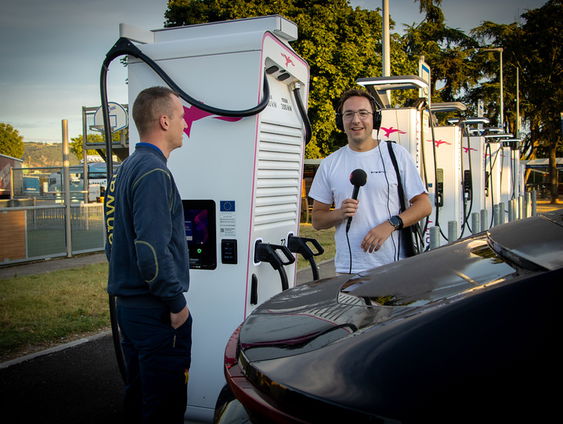 ANWB-wegenwachter Maurice Schaareman vertelt over problemen met elektrische auto's tijdens het reizen