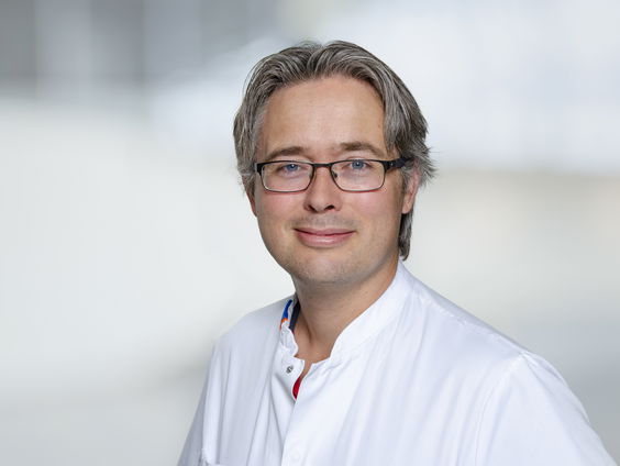 Internist-oncoloog Jacco de Haan helpt patiënten smaakvermogen terug te krijgen