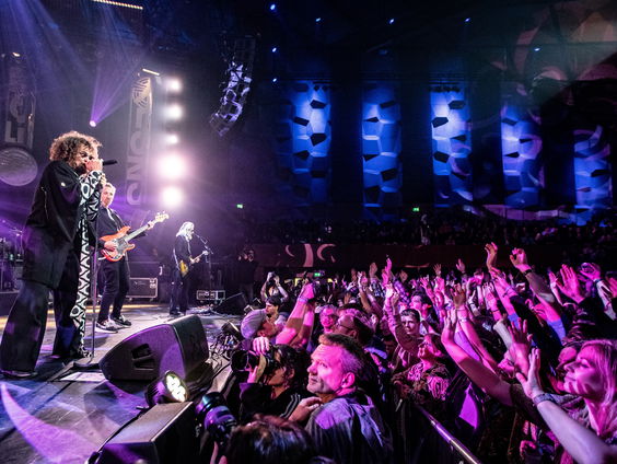 DI-RECT over concertreeks in de Kuip: ''We hebben de stoute schoenen aangetrokken''