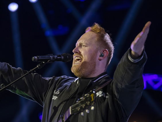 Gavin James speelt Goldrush voor het eerst live op Nederlandse radio