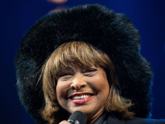 Annemieke draait niet eerder uitgekomen track Tina Turner