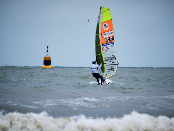 Bob van de Burgt moest surftocht naar Engeland staken