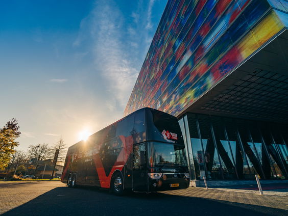 Hier gaan Jan-Willem en Jeroen langs met de Top 2000 Stembus!