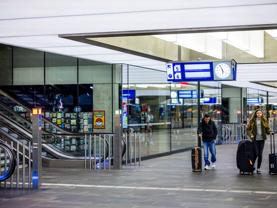 Dag en nacht roeien op Eindhoven Centraal: Thêta doet recordpoging!