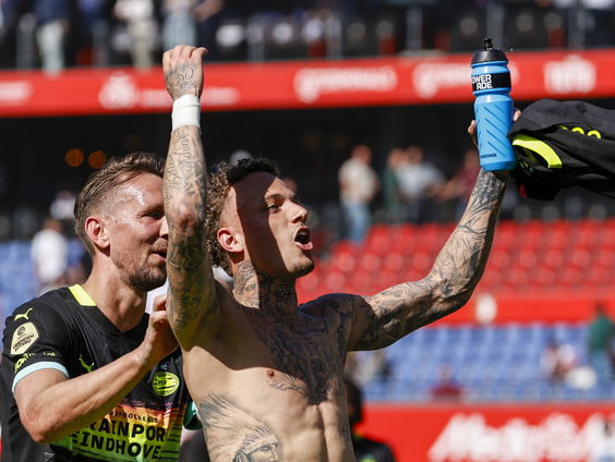 Erik Dijkstra vond glunderende Noa Lang schitterend: "Die grijns"