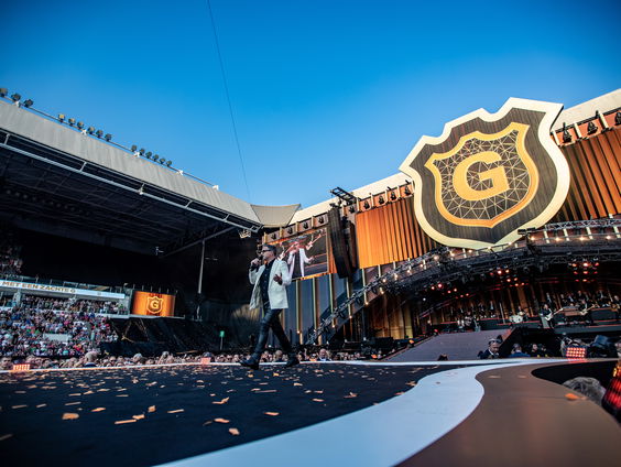 Snackbareigenaar Chris over jaarlijks bezoek van Guus Meeuwis