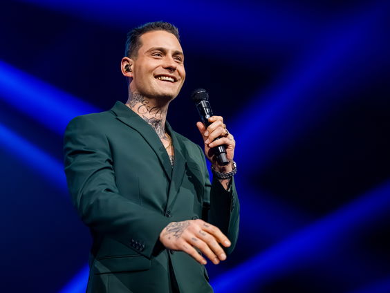 Douwe Bob brengt 'meer dan' kookboek uit: "Ik wil 100 worden"