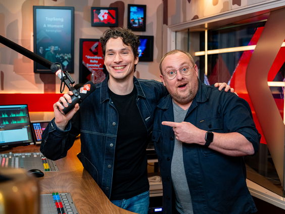 Pieterburen verkoopt dure zwembadtegels