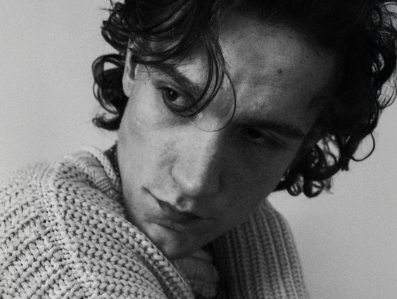 De diepere laag achter MICHA's 'Hopeful' in "Tekstuele Voorlichting"