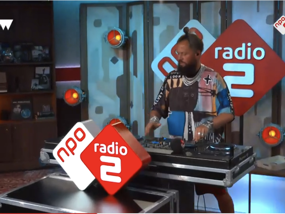 Wil La Fuente langskomen om DJ Jelle te leren draaien?