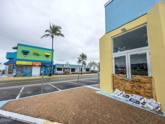 Hennita woont in Florida: "Huis helemaal dichtgetimmerd"