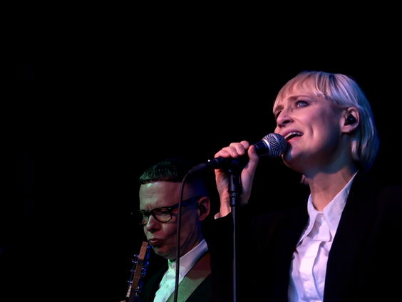 Hooverphonic - Battersea | live in Muziekcafé
