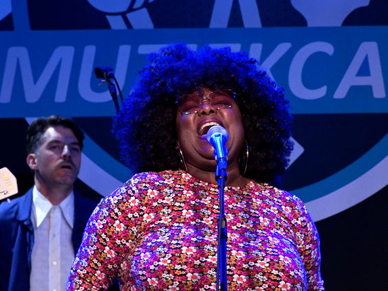 Michelle David & The True-tones - Brothers & Sisters | live in Muziekcafé