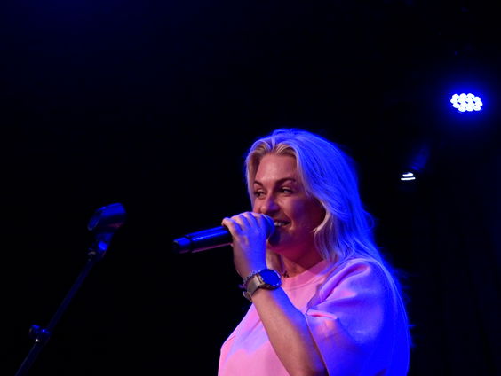 Miss Montreal - Alsof | live in Muziekcafé