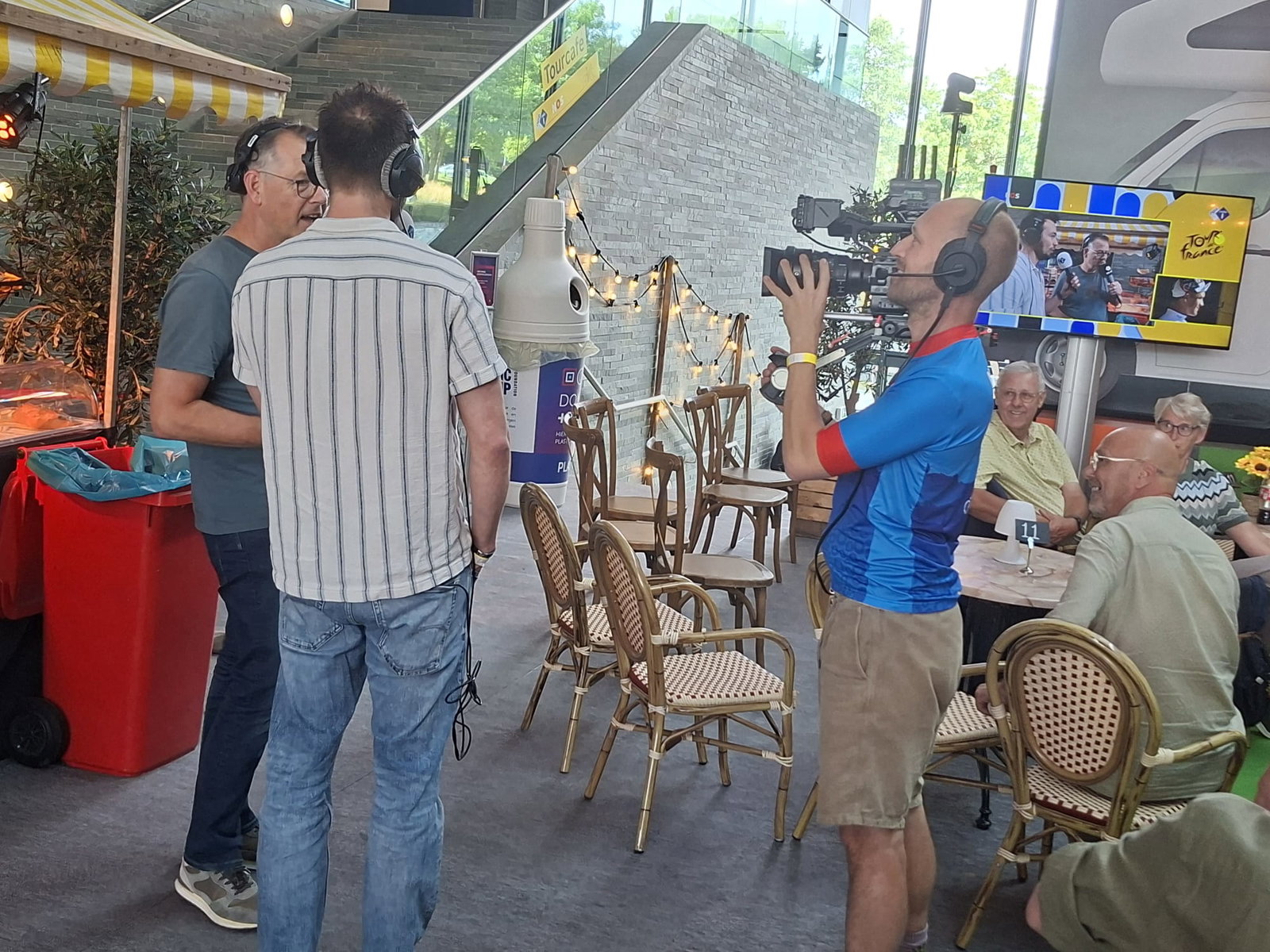 Bert samen met Henry live op radio 1 & 5