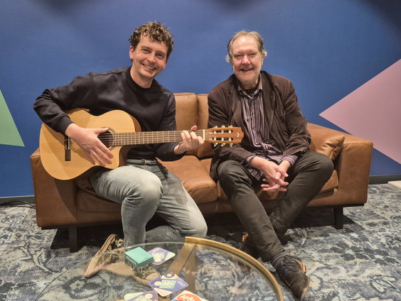 Tijmen Dokter speelt 'In vredesnaam'