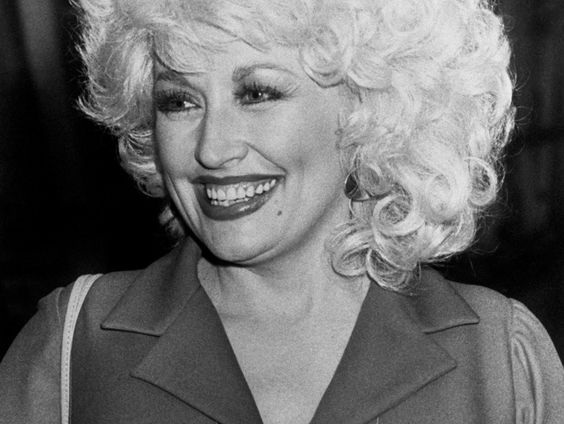 Van nu naar toen: memorabele mijlpalen van Dolly Parton