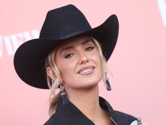 Country Roads: Lainey Wilson