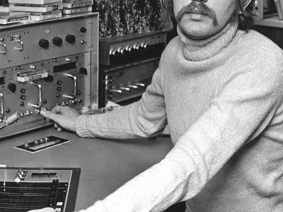 Lex Harding is piraat bij Dolfijn FM