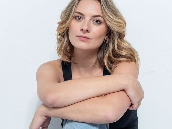 Tessa June over haar nieuwe single 'Achterbank'