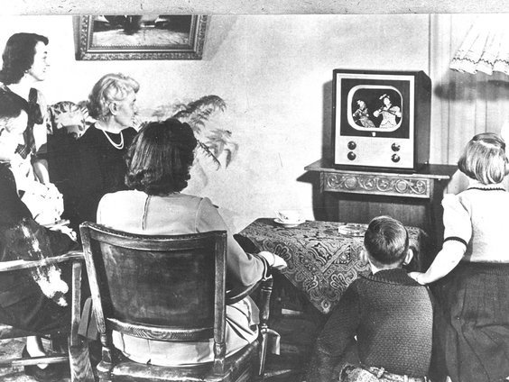 Van nu naar toen: vierkante ogen van de tv