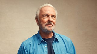 Huub Stapel staat weer in het theater