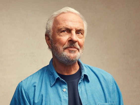 Huub Stapel staat weer in het theater