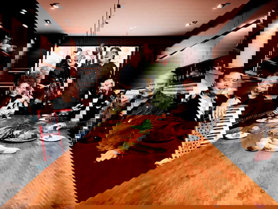 Henk Westbroek samen met Pierre Wind in 'Hitspot met Worst'