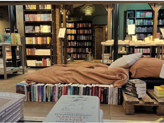 Slapen in de boekhandel voor Dan Brown