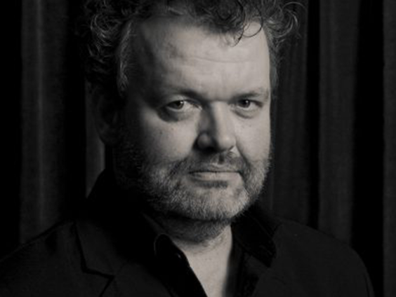 Daniël Lohues ziet licht in de duusternis