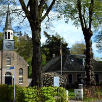Geen wekelijkse dienst, wel volle bankjes: Het nieuwe recept van de kerk in ...
