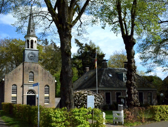Geen wekelijkse dienst, wel volle bankjes: Het nieuwe recept van de kerk in Grolloo