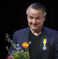 Stephen Emmer kijkt terug op 40 jaar tv-tunes