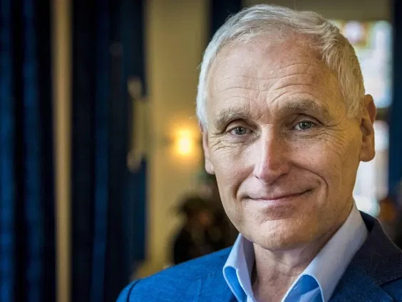 Arthur Japin over zijn boek 'Honden in het museum'