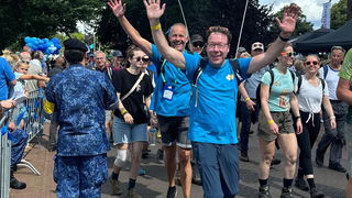 Pedicure geeft Bert advies na vierdaagse