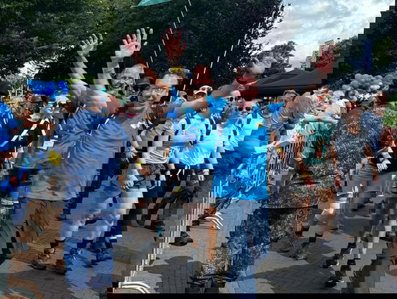 Pedicure geeft Bert advies na vierdaagse