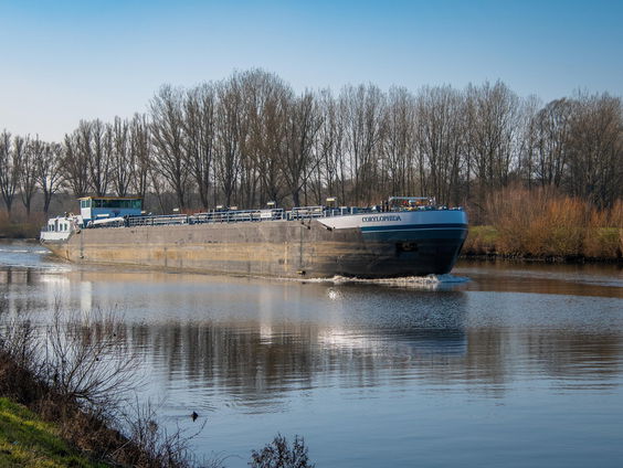 SCHROEFWATER – kleurrijke verhalen uit de binnenvaart